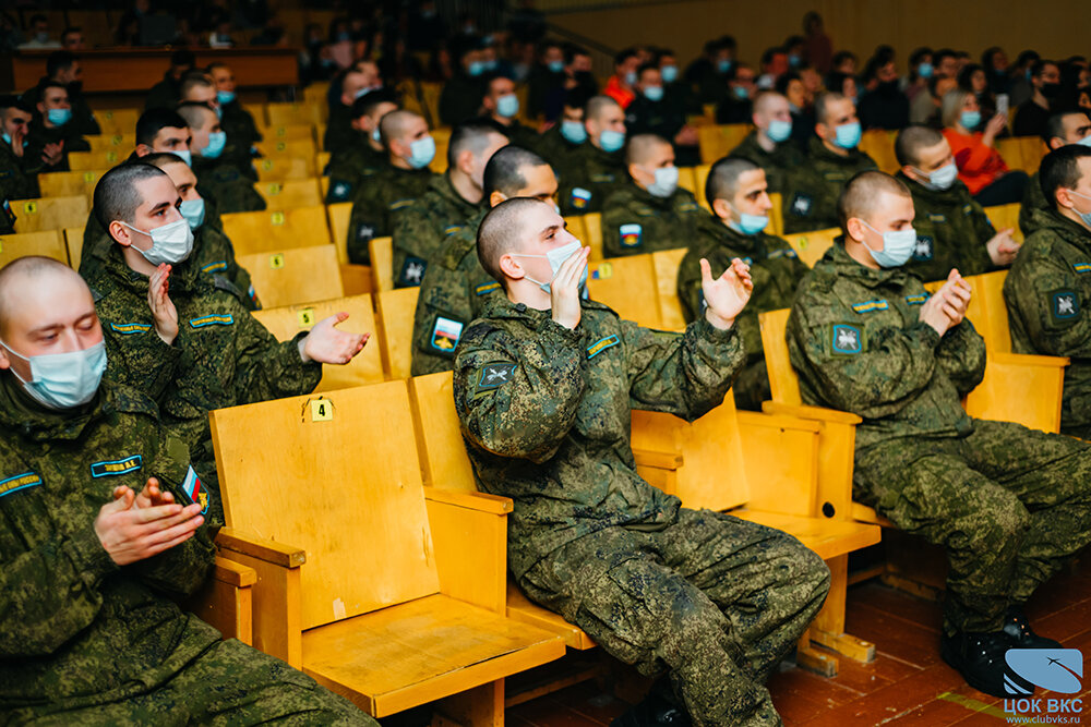 Творческая группа ЦОК ВКС поздравила с Новым годом военнослужащих Космических войск ВКС