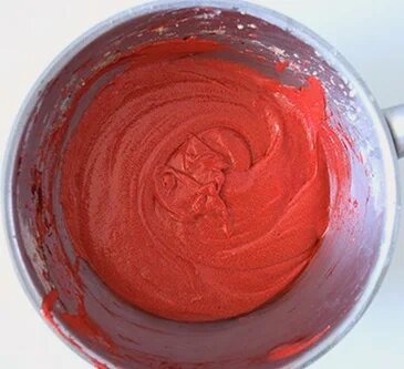 Бисквитное тесто после добавления красителя