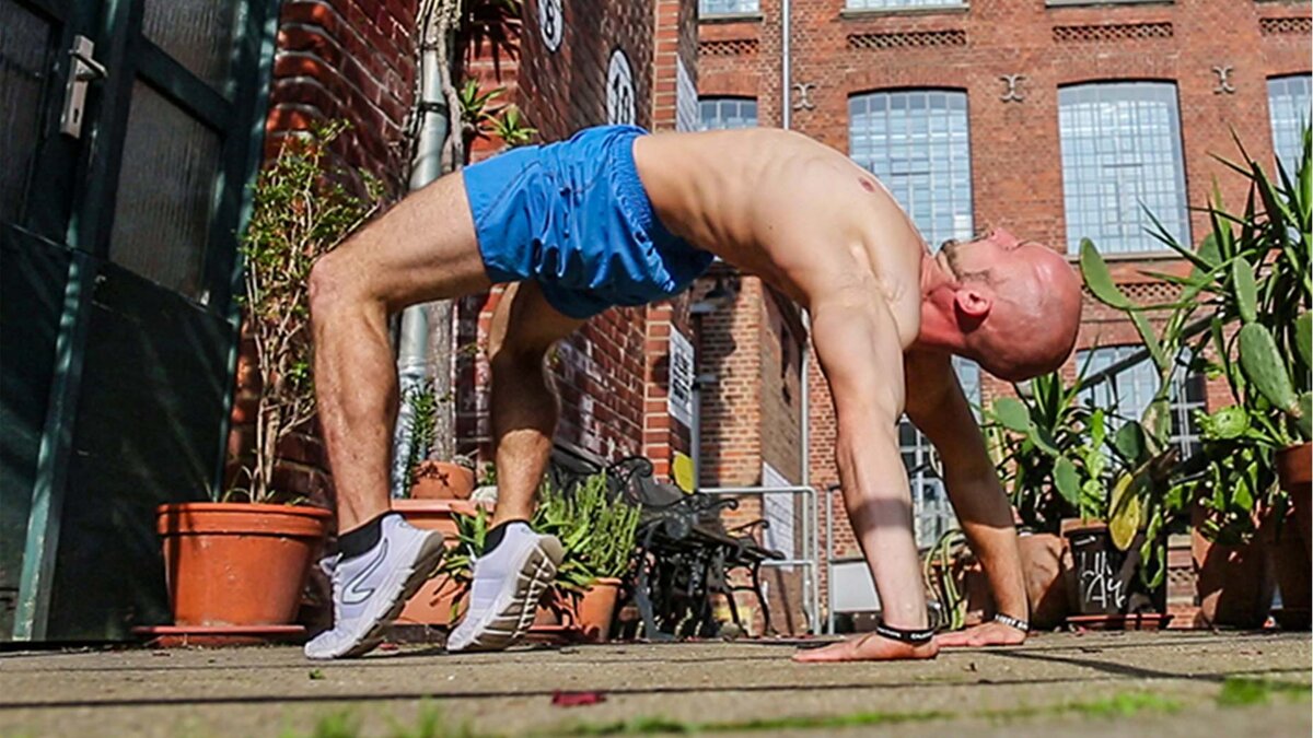 Речь пойдет про развитие задней цепочки мышц