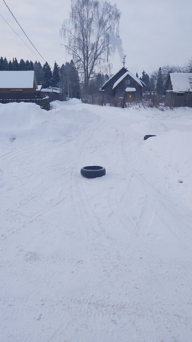 Места соседей которые сами чистят под свои машины снег