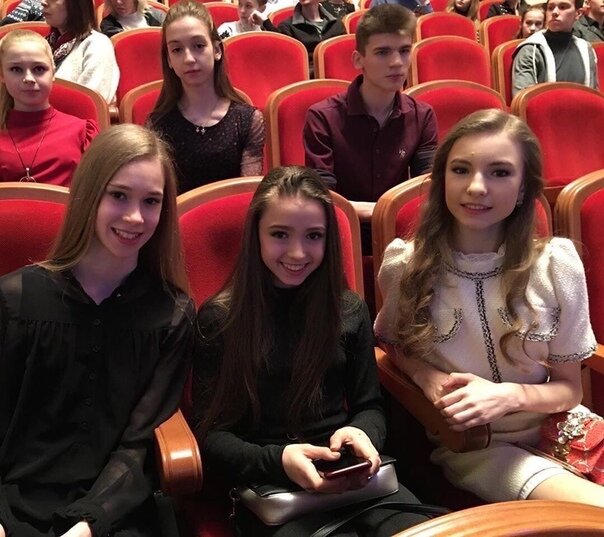 Три победительницы вне катка. Фото из открытых источников