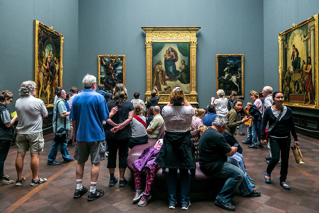 Галерея старых мастеров. Дрезден. Сикстинская Мадонна Рафаэля.