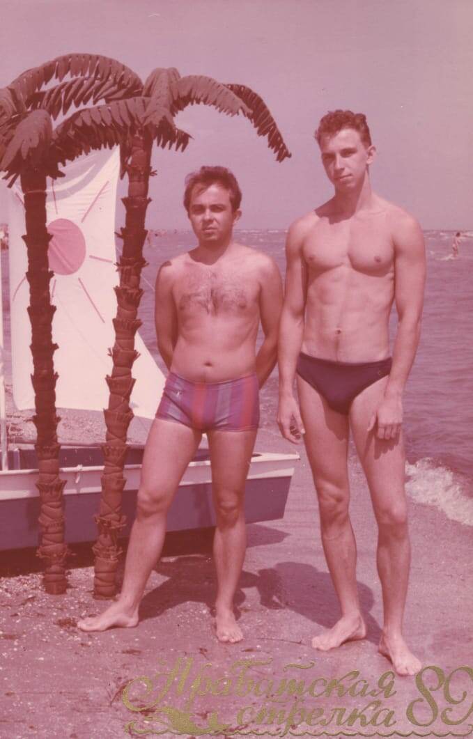 Здесь Дмитрию 20 лет.