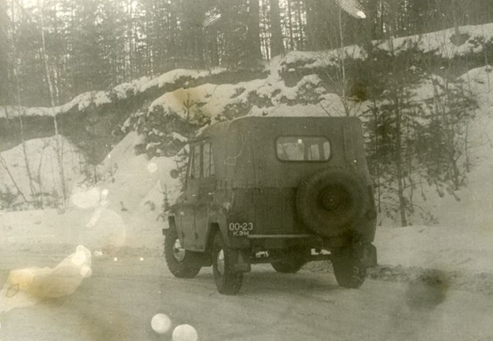 Личное фото. Мой УАЗ-469.  По дороге в Дивногорск.
