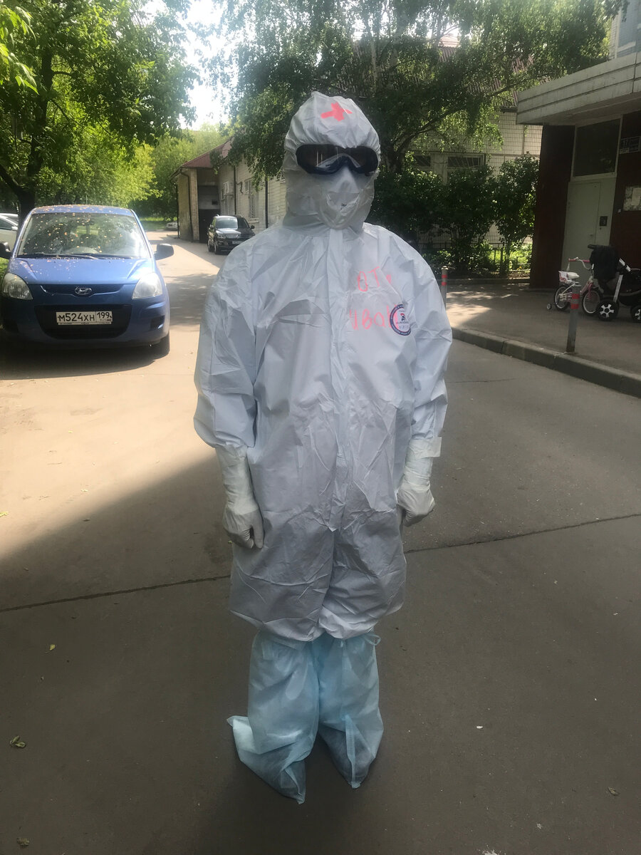 Протоиерей Иоанн Кудрявцев посещает больного коронавирусом на дому