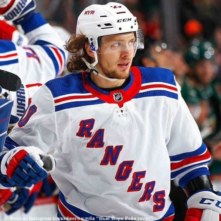 0.9 млрд рублей в год - ЗП Артемия Панарина