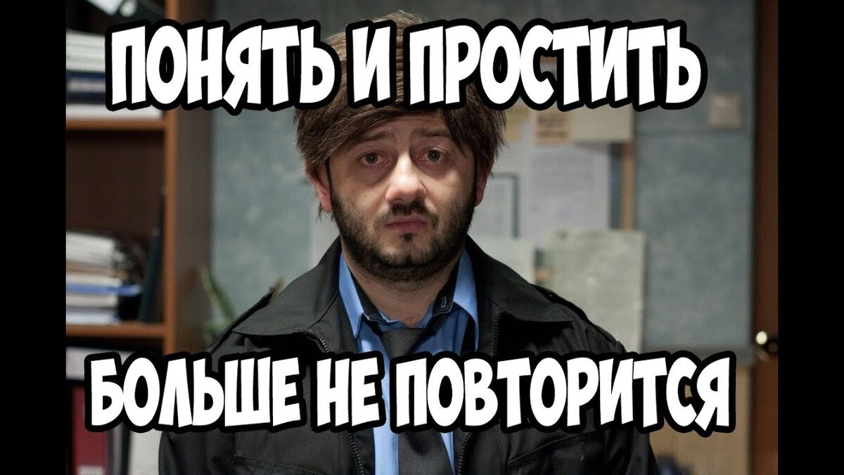 Сексуальная студентка получает удовольствие от того, что ее пизду растягивает парень с усами.