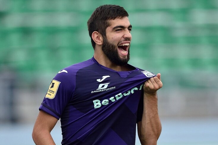 Источник: https://www.google.ru/amp/s/amp.championat.com/football/article-4453309-chempionat-rossii-po-futbolu-kto-takoj-gamid-agalarov-napadayuschij-ufy-i-odin-iz-luchshih-bombardirov-rpl.html