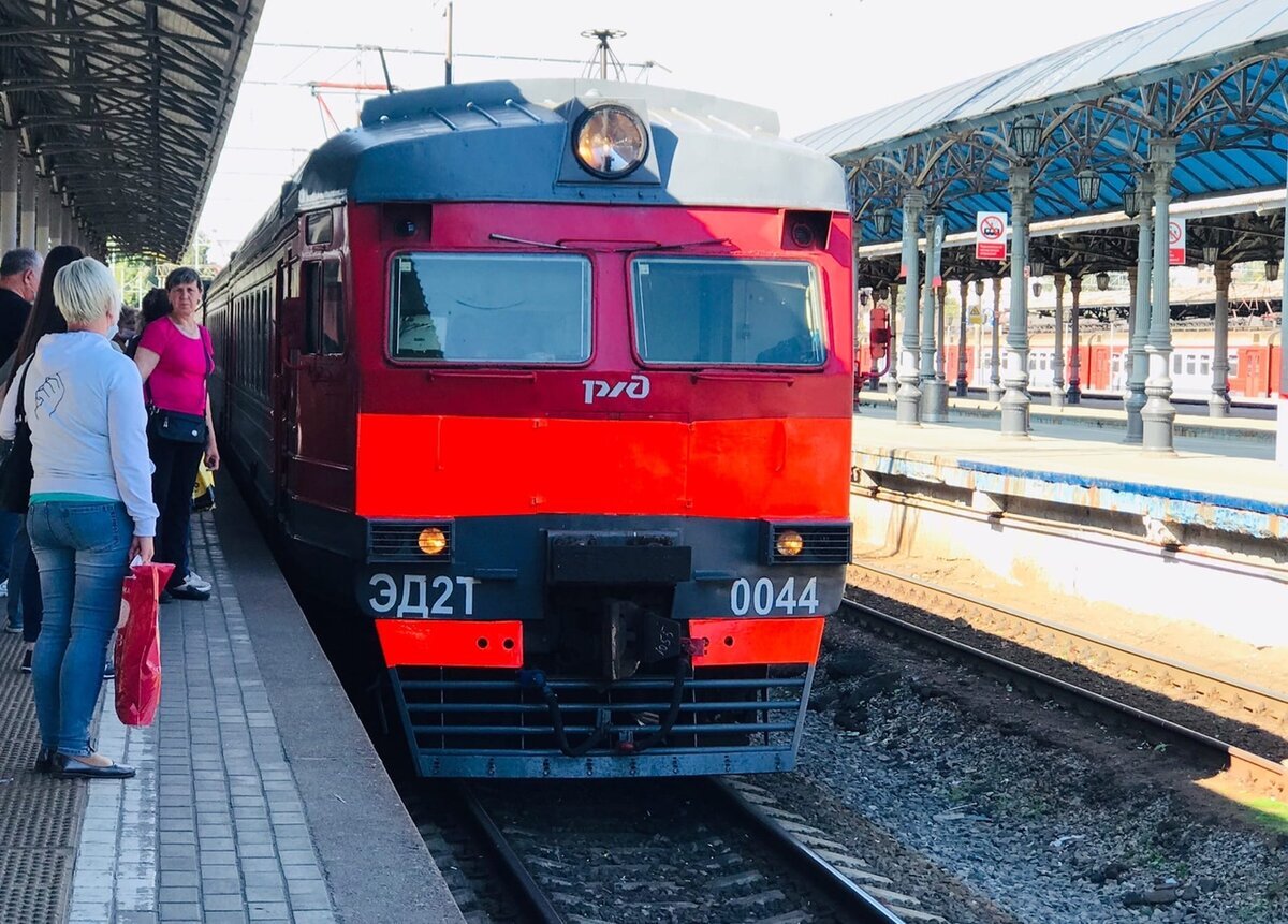 ЭД2Т-0044 на ст. Москва-Пасс.-Ярославская.