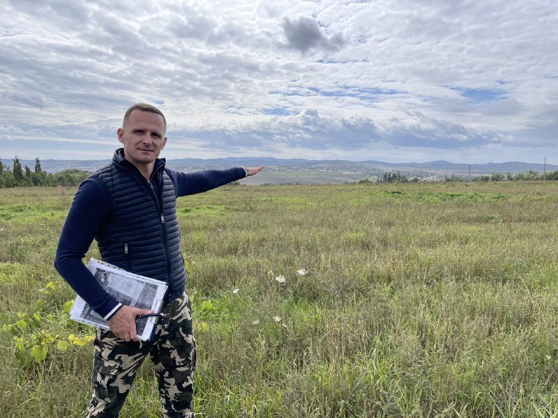 Леонид Фадеев на участке винодельческого проекта "Мариваль"