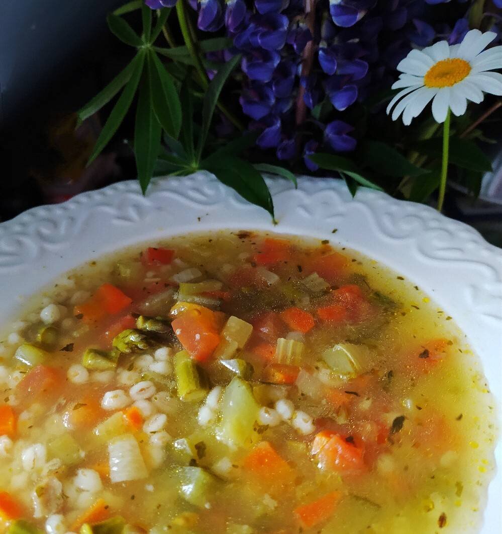 Рассольник с полбой и спаржей | Овкусе.ру - Ежедневная готовка в радость!  Пошаговые рецепты с фото | Дзен