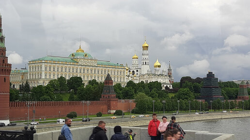 Москвы в воскресные дни. Москва весной. Путешествие по Москве. Весенняя прогулка по Москве.