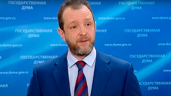 ДЕПУТАТ ГОСДУМЫ АНДРЕЙ КУЗНЕЦОВ. ФОТО: СКРИНШОТ КАДРА ВИДЕО / YOUTUBE.COM