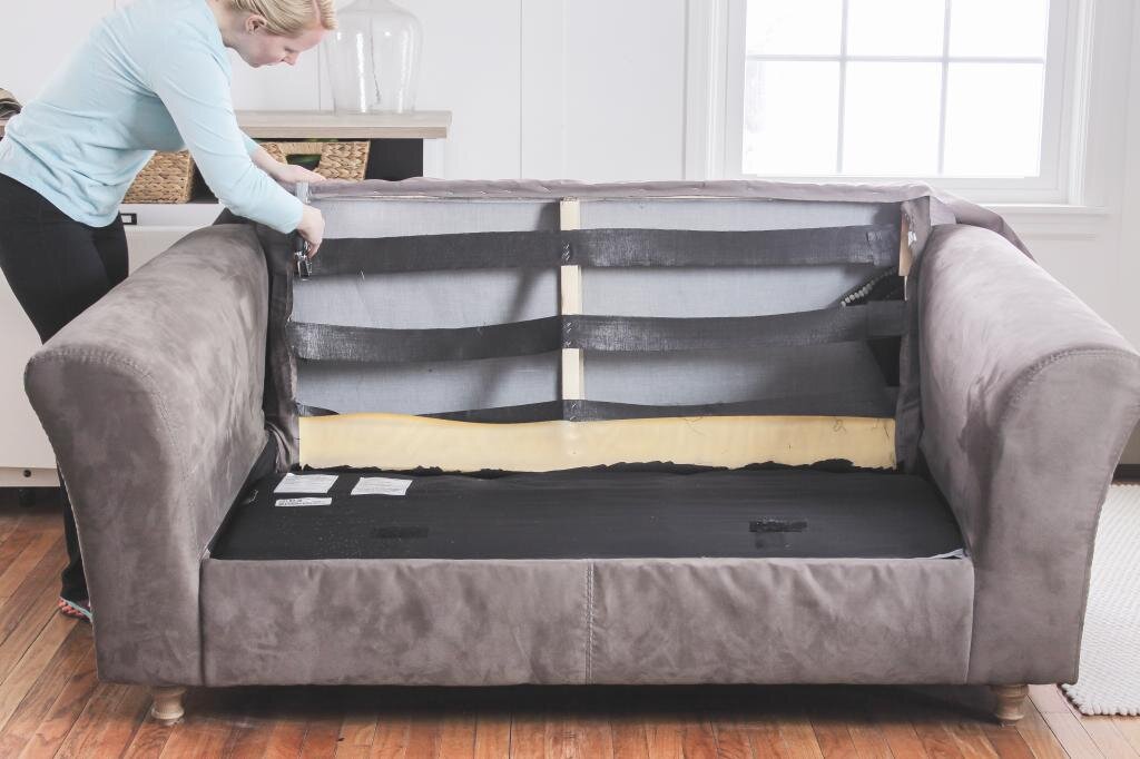 Как заменить диван, не подходящий по цвету?
