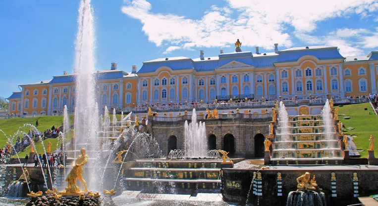 Петергоф. Нижний Парк. Большой дворец. Фото с Яндекс Картинки