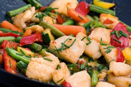 Простой рецепт от шеф-повара Дмитрия Парикова позволит вам буквально за 10 минут подготовить отличное блюдо, останется лишь запечь его в духовке – и обед готов!