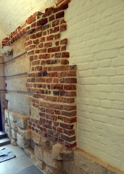 Старая кладка в интерьере, фото из журнала Исторической библиотеки