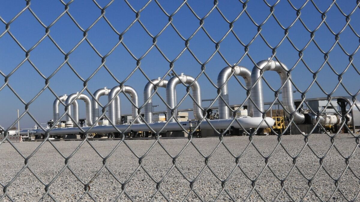    Компрессорная станция компании TransCanada для нефтепровода Keystone XL в Небраске, США© AP Photo / Nati Harnik