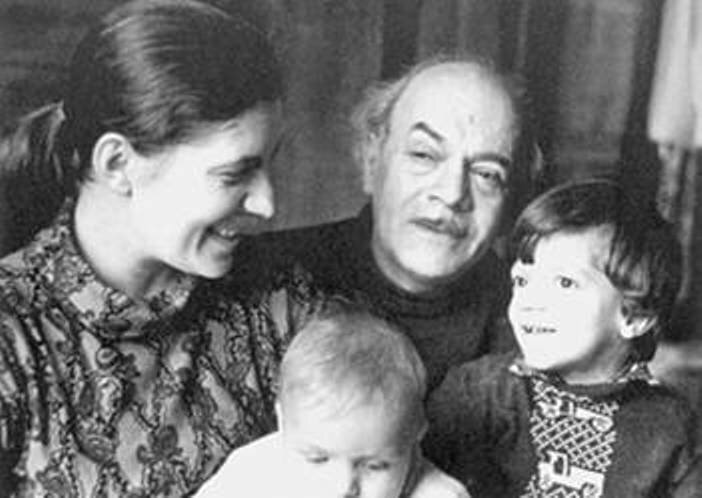 Давид Самойлов с женой и младшими детьми. Из открытых источников