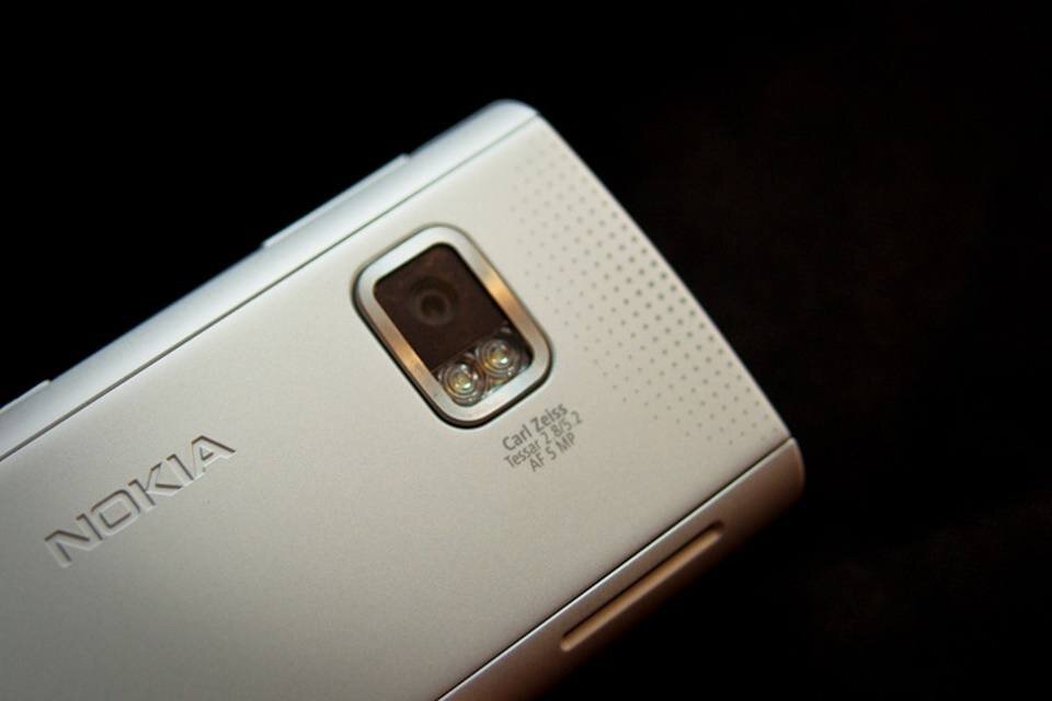 Nokia X6 – недорогой сенсорный смартфон с продвинутыми возможностями и ...
