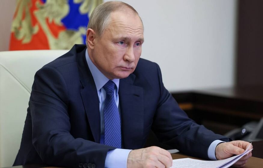    Путин повысил зарплаты госслужащих, Генпрокурора Краснова и председателя СК Бастрыкина