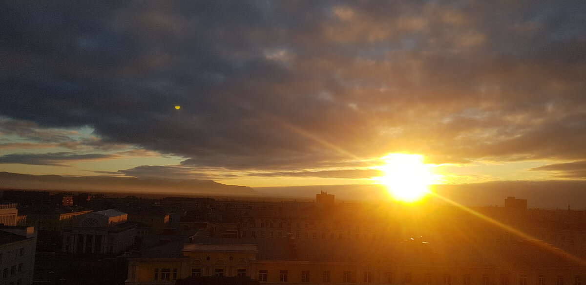 Очень люблю наш вид из окна😊