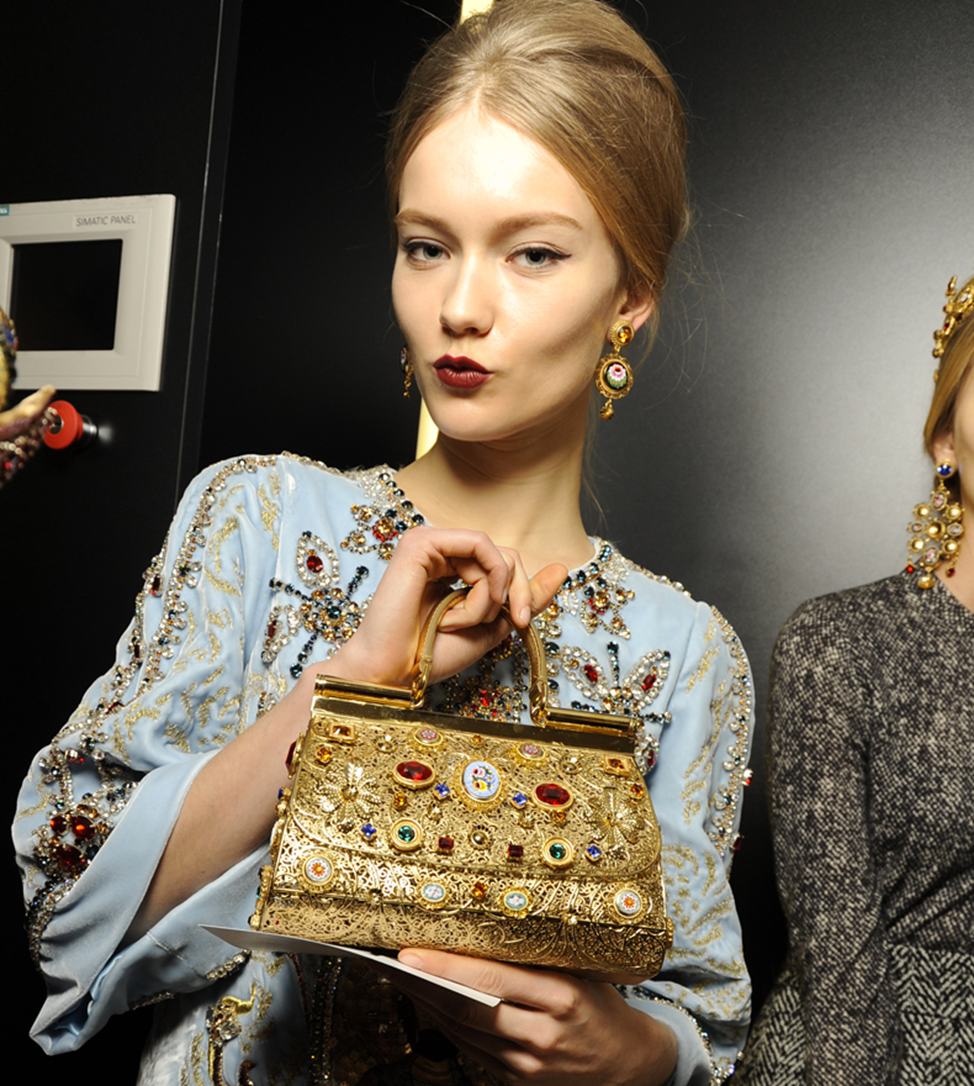 Gabbana. Дольче Габбана 2014. Коллекция сумок Дольче Габбана 2022. Дольче и Габбана коллекция Византия. Модный дом Дольче Габбана.
