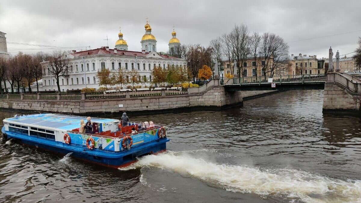 Петербург сентябрь 2019. Санкт-Петербург. Питер 29.11.2022. Семимостье. Туристы в Санкт-Петербурге