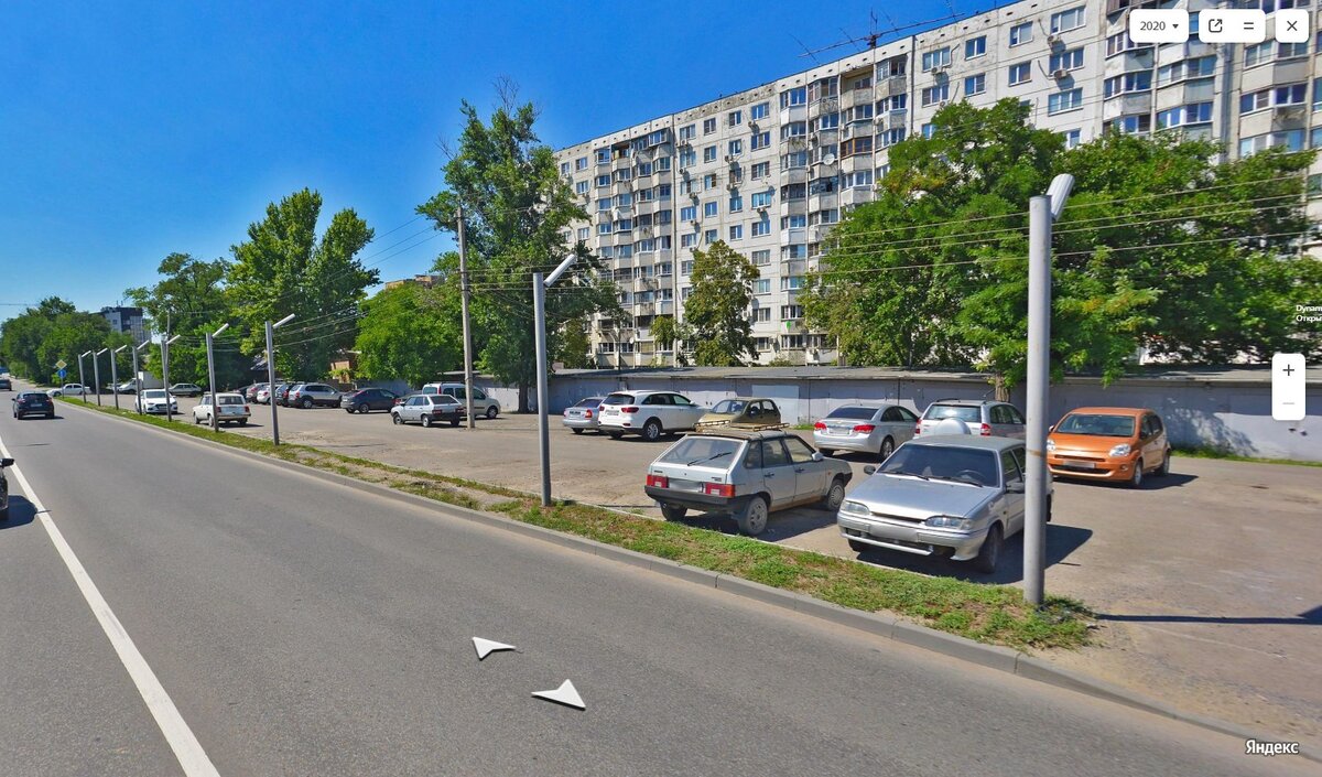 Уличная парковка  (Google Maps)