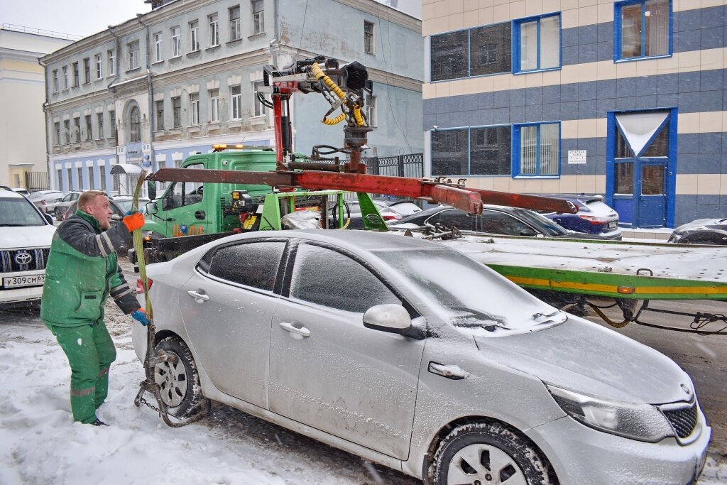 В Твери наказали автомобилистов, которые любят парковаться на местах для инвалидов