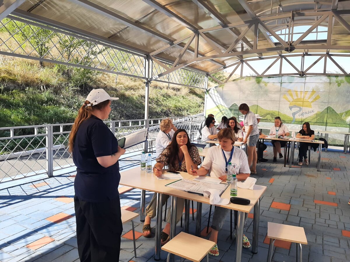    В Новотроицке для работающей молодежи прошла выездная фабрика процессов Марина Шарт