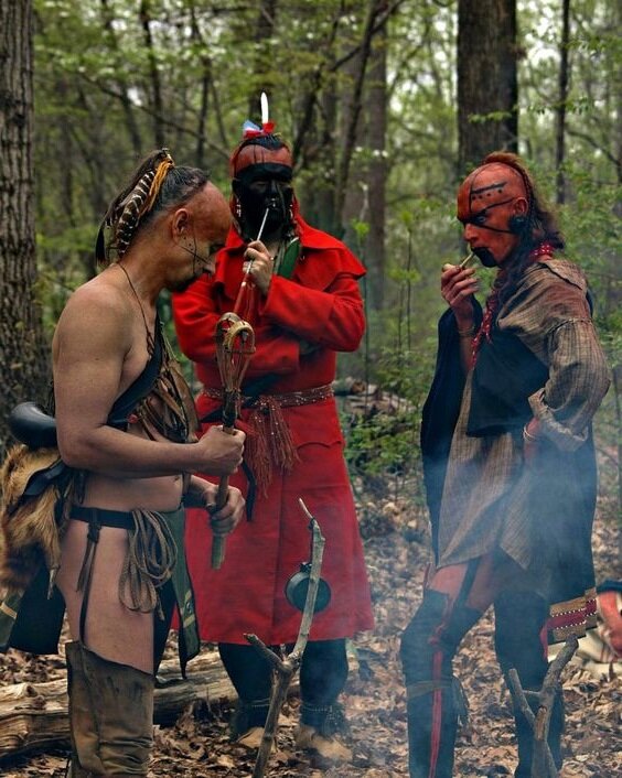 Чероки наносили гримм Дарта Мола перед войной или религиозными обрядами.