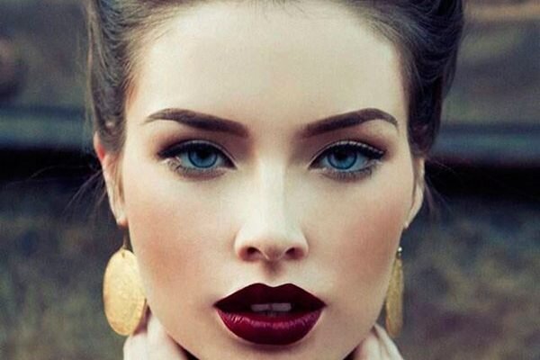 Легкий макияж для голубых глаз: как сделать его быстро и красиво