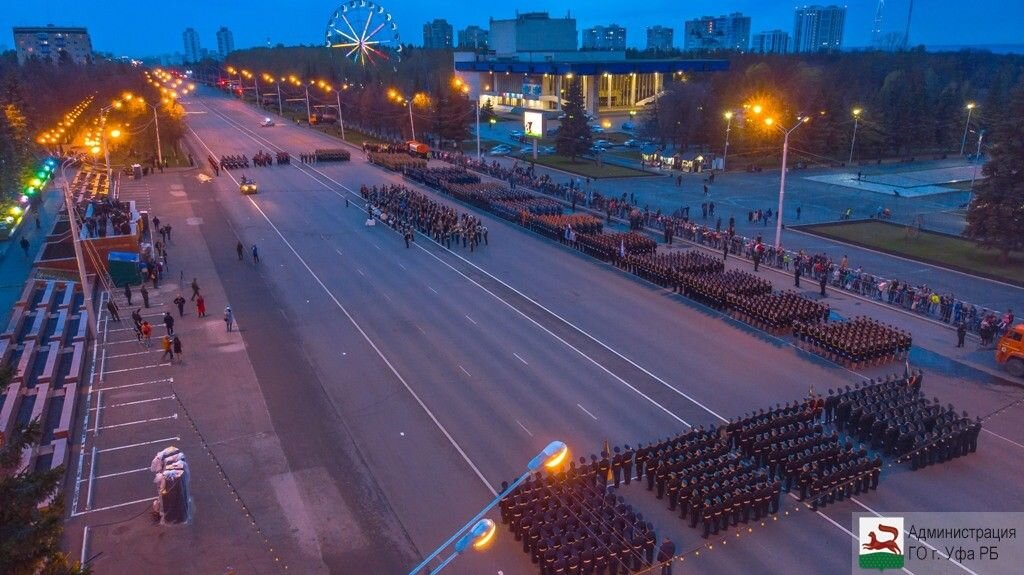 Уфимский гарнизон. 9 Мая Уфа концерт. Парад Победы 2021 в Уфе. Парад ретротехники в Уфе на 9 мая 2021. Парад Уфа подготовка 7.05.2021.