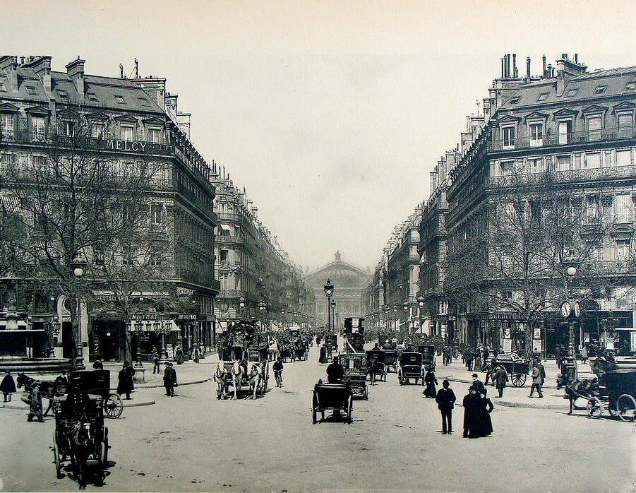 Источник фото https://fineartamerica.com/featured/paris-1900-avenue-de-lopera-ira-shander.html