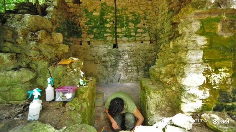 Дворец, где было обнаружено поле для игры в патолли. Фото Mauricio Marat, INAH.