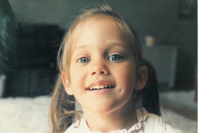 Мерьем Узерли в детстве