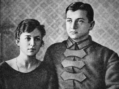 История СССР, Тухачевский с женой Ноной