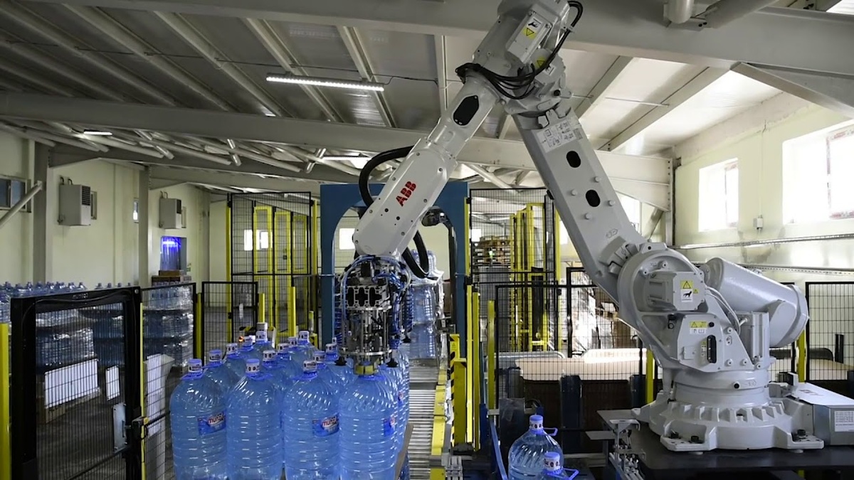 использование роботов в производстве китайской компании