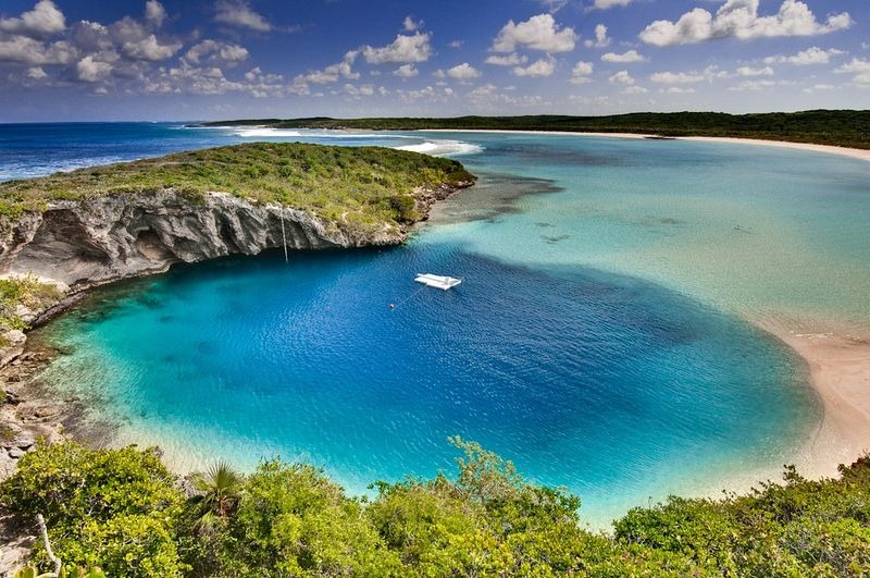 Крупные впадины океанов. Голубая Лагуна Багамы.