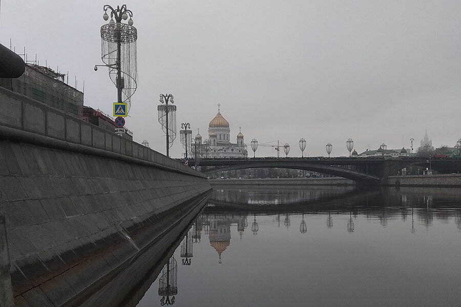 Москва река очень грязная
