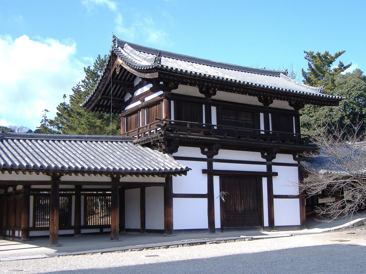 Источник фото: https://atlant93.ru/blog/stroitelstvo-domov-v-vostochnom-stile/