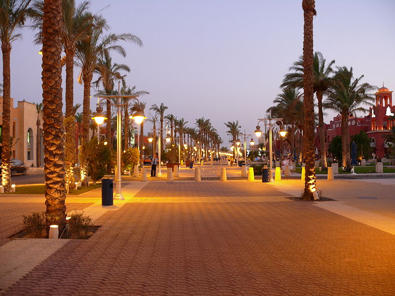 Creative Commons https://commons.wikimedia.org/wiki/File:Alig_walk_way_hurghada_egypt_629.jpg