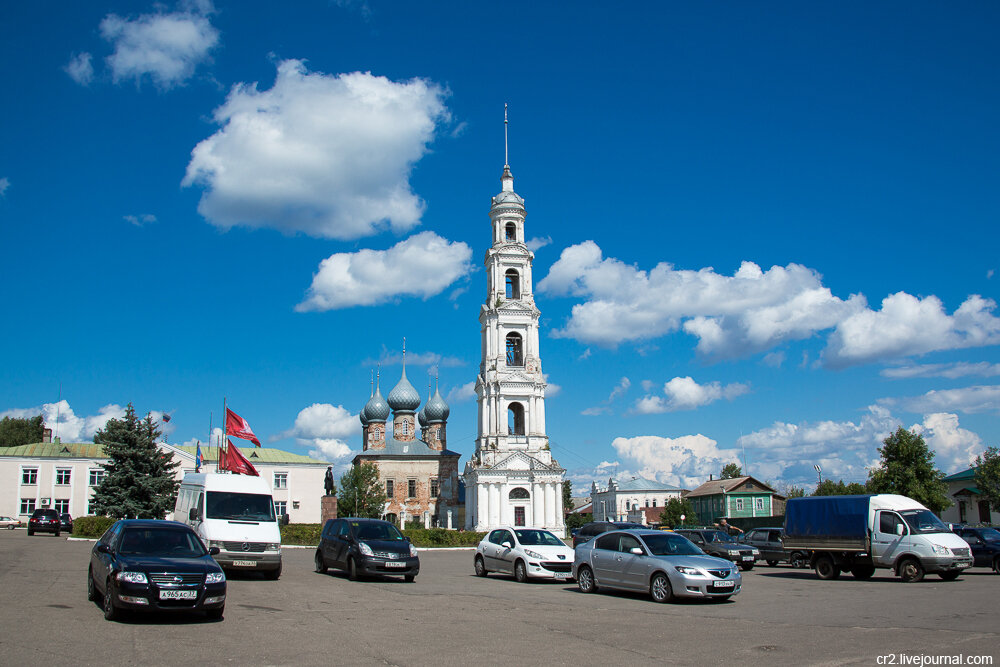 Малые города ивановской. Город Юрьевец Ивановской. Юрьевец город на Волге. Юрьевец Кинешма. Кинешма колокольня.