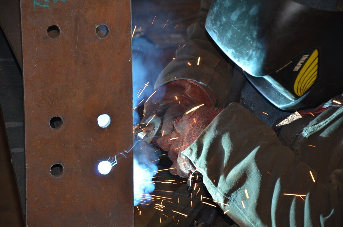 Работа сварщика.