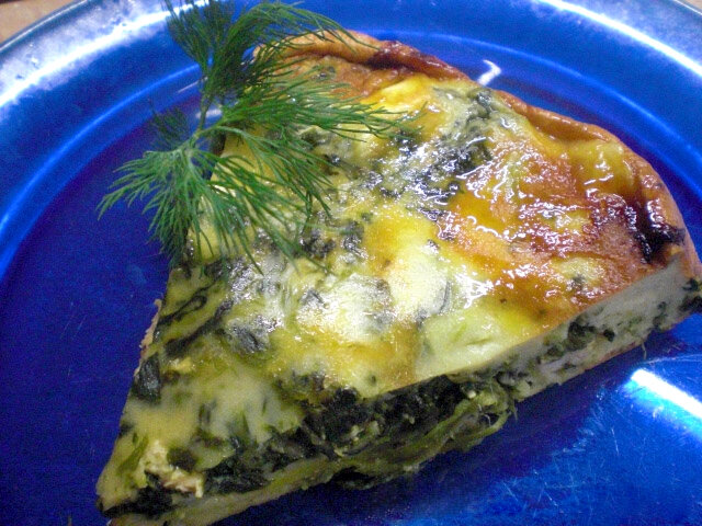 Заливной пирог с курицей и шпинатом.