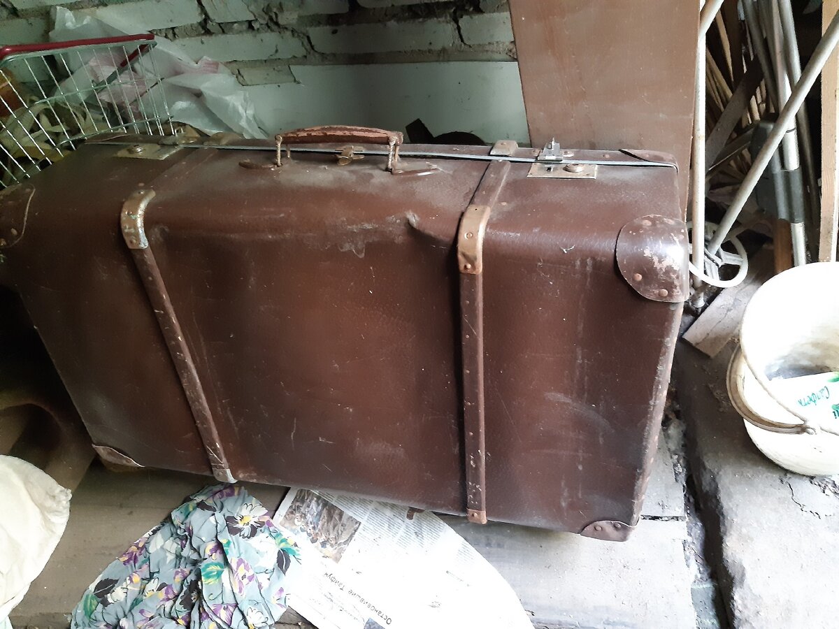 Советский чемодан.