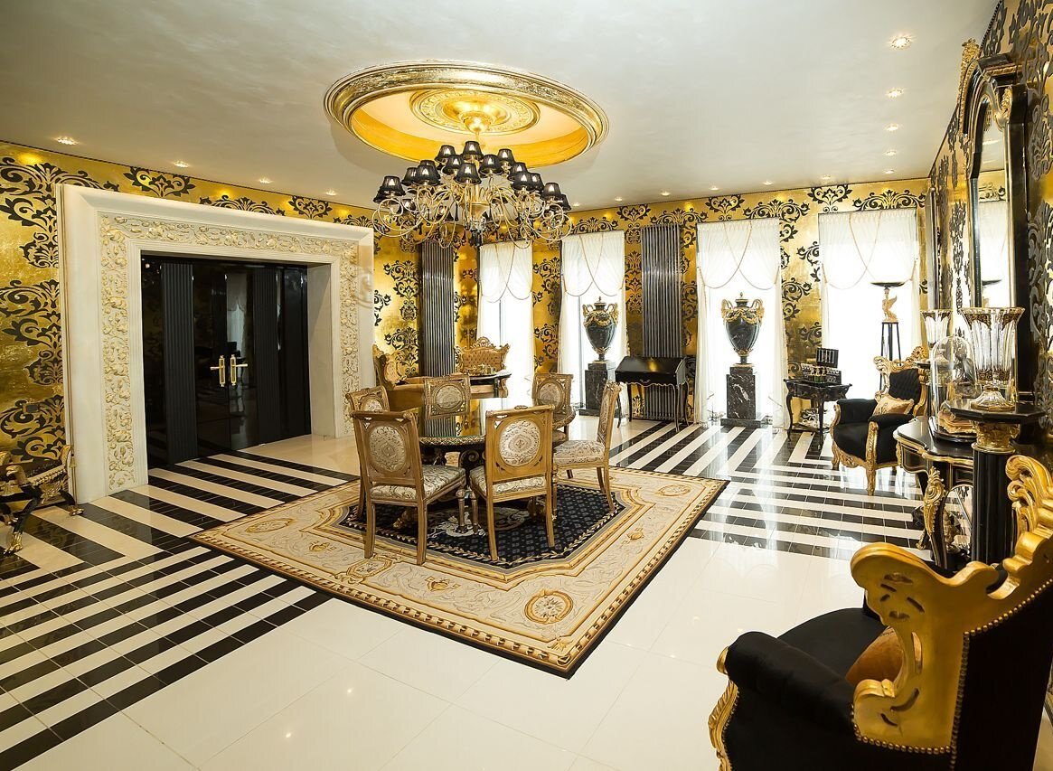 Имперские интерьеры кружат голову (листайте галерею, нажав на стрелочку). Фото: Мир Квартир