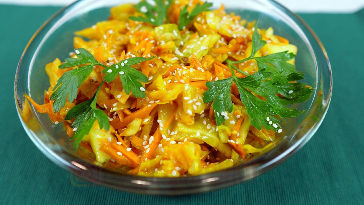 Капуста по-корейски 500 г. Капуста с куркумой по-корейски быстрого приготовления. Пекинская капуста кимчи. Корейская замаринованная капуста. Капуста по корейски 5 букв.