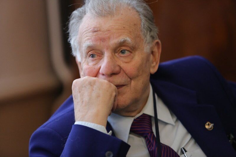 Алферов Жорес Иванович, советский и российский ученый-физик, политический деятель 